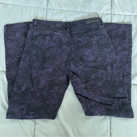 Calvin Klein Purple and Black Abstract Print Ultimate Skinny Jeans - Picture 7 of 15